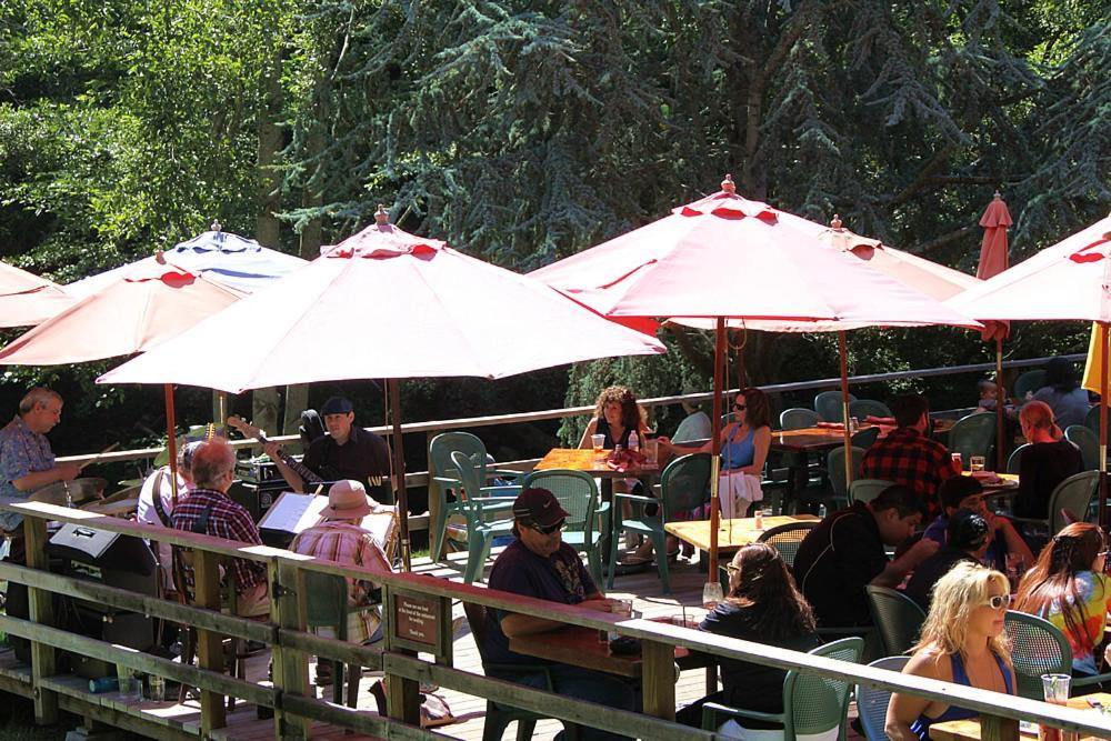 Big Sur River Inn Екстер'єр фото