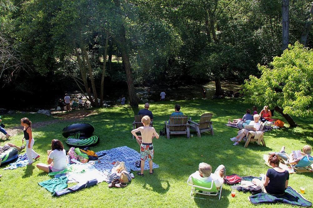 Big Sur River Inn Екстер'єр фото